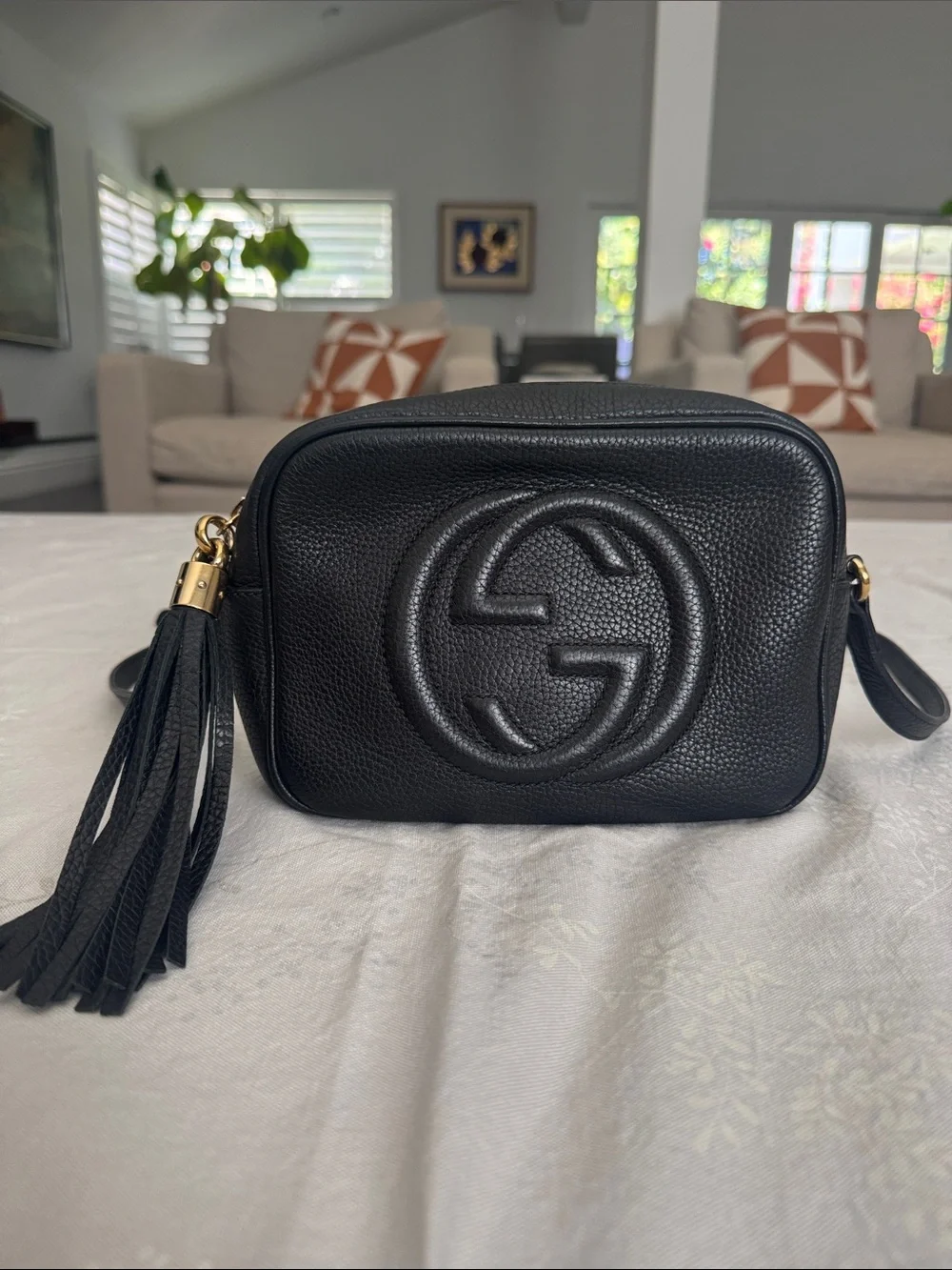 Gucci Black Pebbled Leather Soho Camera Crossbody with Tassel - Picture 2 of 3